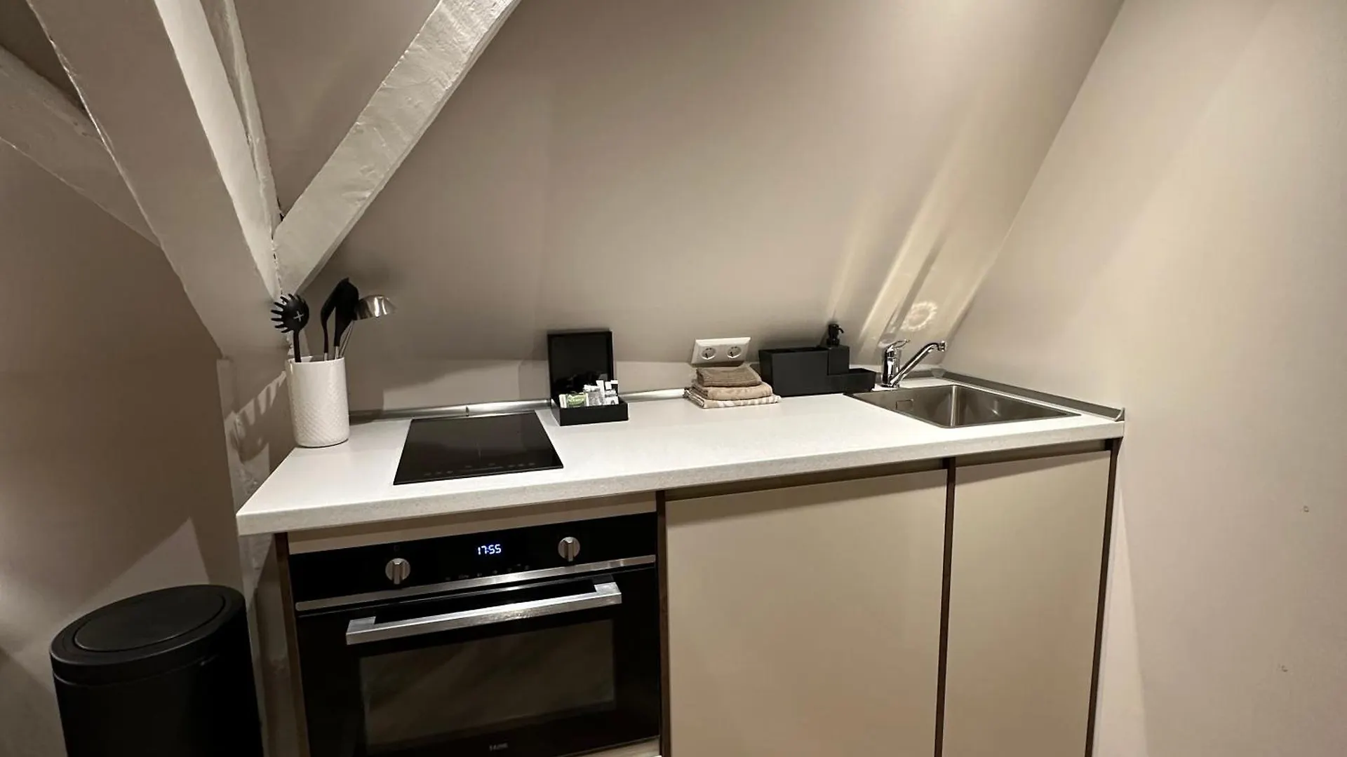 Hotel Grand Canal Delft 3*,